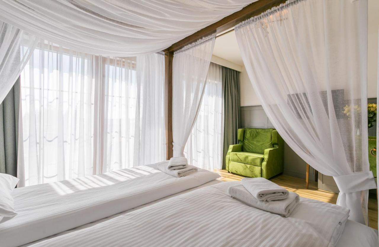 Nordowi Dwor Bed & Breakfast Celbowo Exterior photo